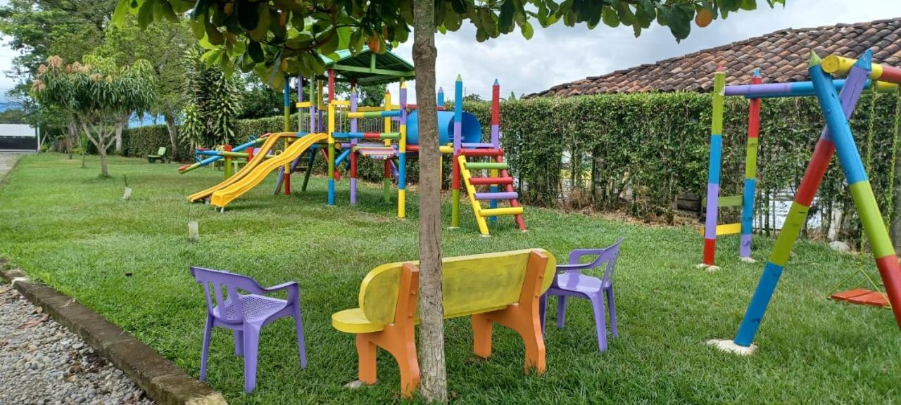 Finca Hotel El Saman De Alto Bonito Montenegro Kültér fotó